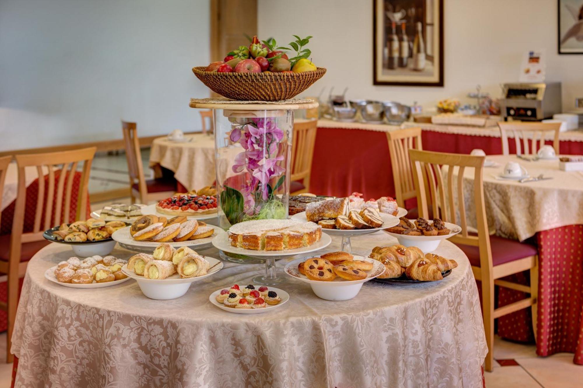 Ih Hotels Firenze Business Scandicci Dış mekan fotoğraf